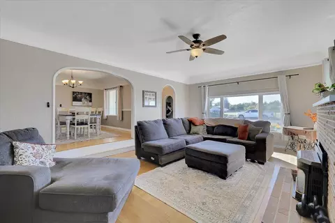 Living - 288 Little Ave, Gridley, CA 95948 photo 2 of 3