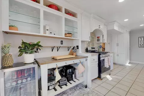 Kitchen - 288 Little Ave, Gridley, CA 95948 photo 3 of 4