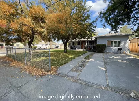 1105 E 7th St, Stockton, CA 95206