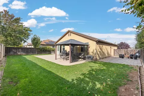 Exterior - 1602 Valley Meadows Dr, Olivehurst, CA 95961 photo 5 of 8