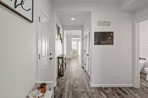 Entry Way - 1602 Valley Meadows Dr, Olivehurst, CA 95961 photo 3 of 7