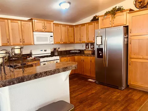 Kitchen - 195 Schooner Ln, Modesto, CA 95356 photo 2 of 2