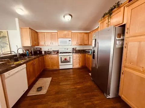 Kitchen - 195 Schooner Ln, Modesto, CA 95356 photo 1 of 2