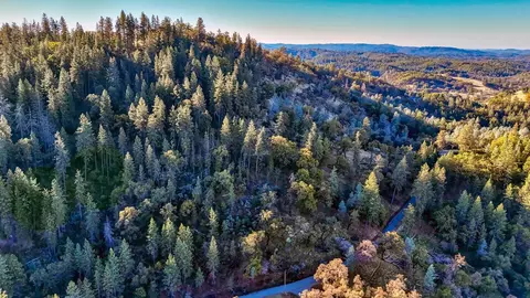19225 Moroni Ln, Grass Valley, CA 95949 photo 2