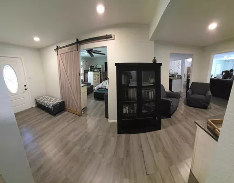 Entry Way - 1054 Jay St, Olivehurst, CA 95961 photo 2 of 4