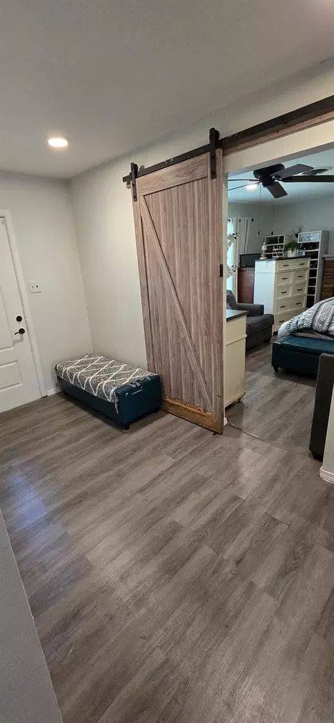 Entry Way - 1054 Jay St, Olivehurst, CA 95961 photo 3 of 4