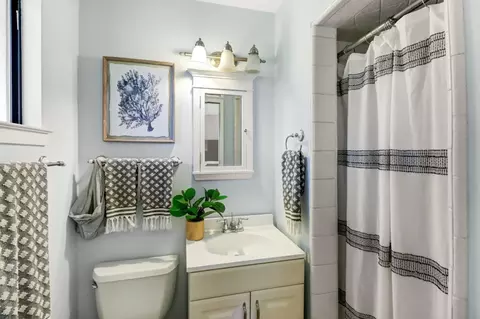 Bath - 4231 Marshall Ave, Carmichael, CA 95608 photo 1 of 5