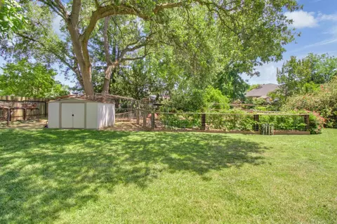 Exterior - 4231 Marshall Ave, Carmichael, CA 95608 photo 20 of 38