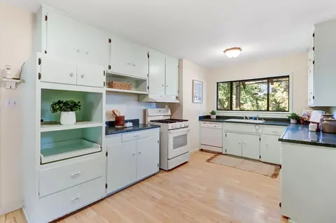 Kitchen - 4231 Marshall Ave, Carmichael, CA 95608 photo 3 of 4