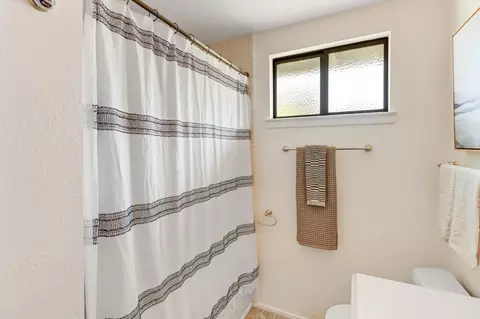 Bath - 4231 Marshall Ave, Carmichael, CA 95608 photo 5 of 5