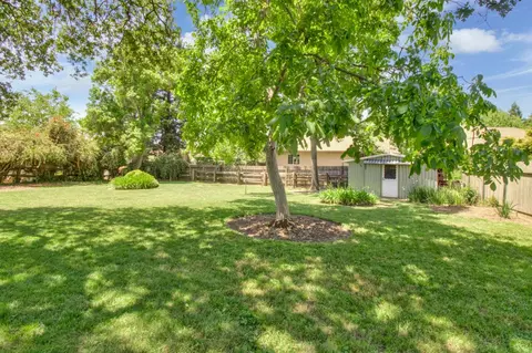 Exterior - 4231 Marshall Ave, Carmichael, CA 95608 photo 14 of 38