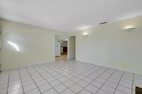 Living - 4357 Twain Dr, Olivehurst, CA 95961 photo 4 of 8