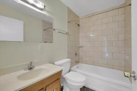 Bath - 4357 Twain Dr, Olivehurst, CA 95961 photo 1 of 2