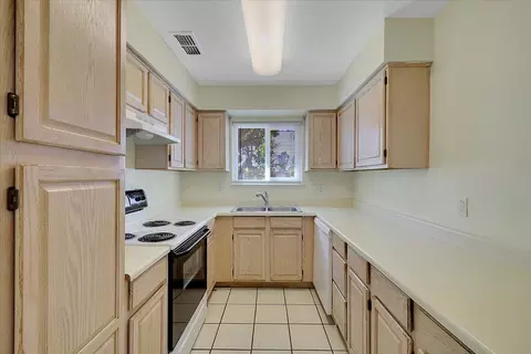 Kitchen - 4357 Twain Dr, Olivehurst, CA 95961 photo 2 of 3