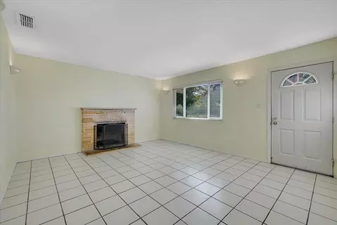 Living - 4357 Twain Dr, Olivehurst, CA 95961 photo 2 of 8
