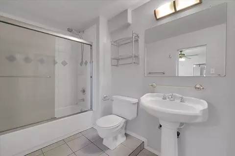 Bath - 4357 Twain Dr, Olivehurst, CA 95961 photo 2 of 2