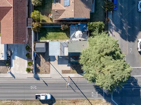 View/Area - 1990 E Marshall St, Turlock, CA 95380 photo 2 of 4