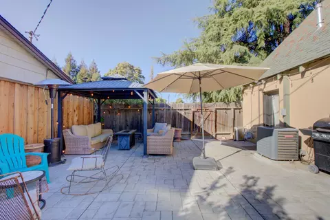 Exterior - 1990 E Marshall St, Turlock, CA 95380 photo 6 of 7