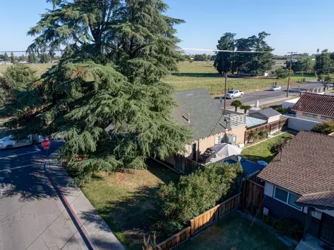 View/Area - 1990 E Marshall St, Turlock, CA 95380 photo 1 of 4