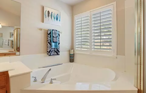 Bath - 1841 Delia Ct, Manteca, CA 95336 photo 3 of 5