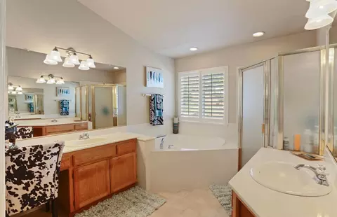 Bath - 1841 Delia Ct, Manteca, CA 95336 photo 4 of 5