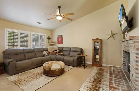 Living - 1841 Delia Ct, Manteca, CA 95336 photo 2 of 2