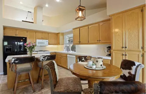 Kitchen - 1841 Delia Ct, Manteca, CA 95336 photo 3 of 4