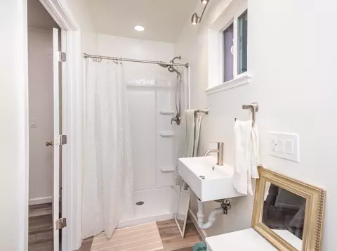 Bath - 6814 Couey Ln, Penryn, CA 95663 photo 2 of 3