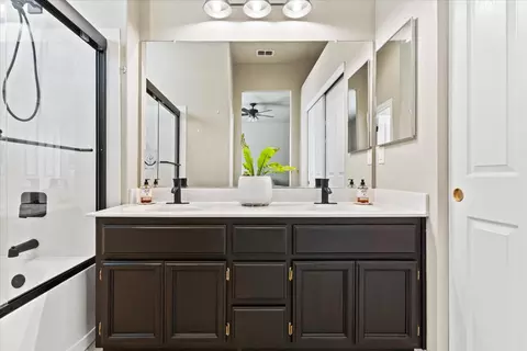 Bath - 3541 Greens, Plumas Lake, CA 95961 photo 4 of 4