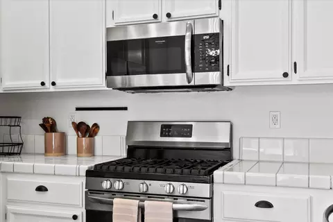 Kitchen - 3541 Greens, Plumas Lake, CA 95961 photo 6 of 6