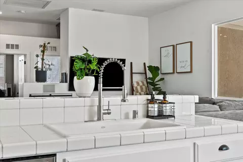 Kitchen - 3541 Greens, Plumas Lake, CA 95961 photo 5 of 6