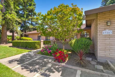 Exterior - 27243 El Macero Dr, El Macero, CA 95618 photo 10 of 11