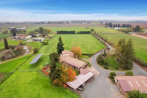 24606 N Elliott Rd, Acampo, CA 95220
