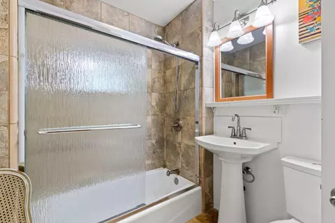 Bath - 2451 Kingsgate Rd, Placerville, CA 95667 photo 2 of 6