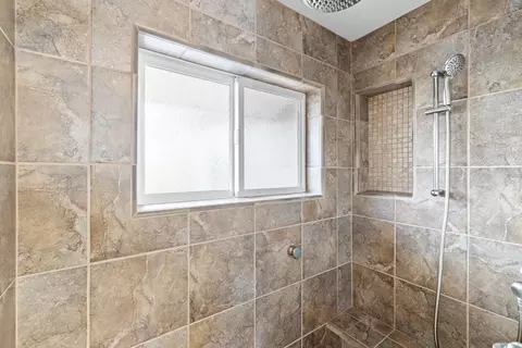 Bath - 2451 Kingsgate Rd, Placerville, CA 95667 photo 3 of 6