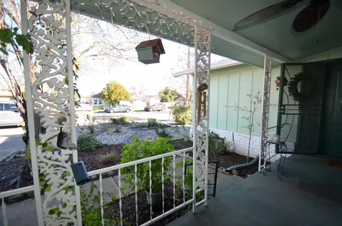 Exterior - 232 Oak Ave, Galt, CA 95632 photo 4 of 9