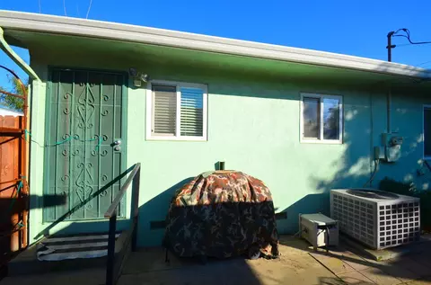 Exterior - 232 Oak Ave, Galt, CA 95632 photo 6 of 9