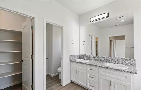Bath - 695 Valencia Ct, Merced, CA 95341 photo 2 of 4