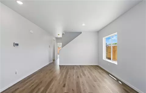 Living - 695 Valencia Ct, Merced, CA 95341 photo 2 of 4