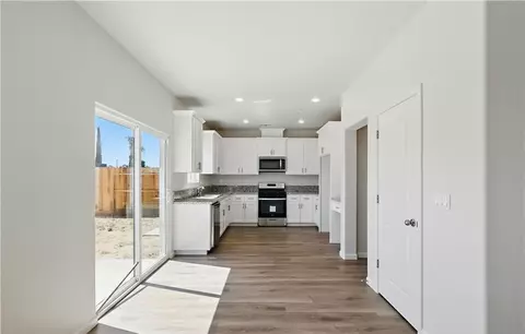 Entry Way - 695 Valencia Ct, Merced, CA 95341 photo 1 of 3
