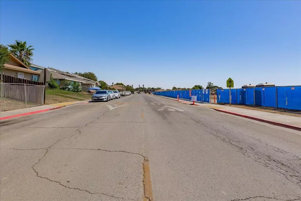 Exterior - 4165 Cuny Ave, Sacramento, CA 95823 photo 6 of 8