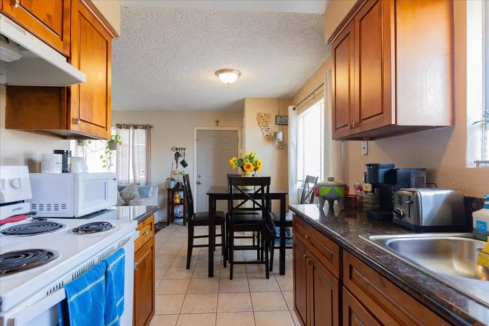 Kitchen - 4165 Cuny Ave, Sacramento, CA 95823 photo 4 of 4