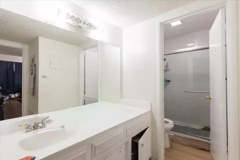 Bath - 4165 Cuny Ave, Sacramento, CA 95823 photo 1 of 2