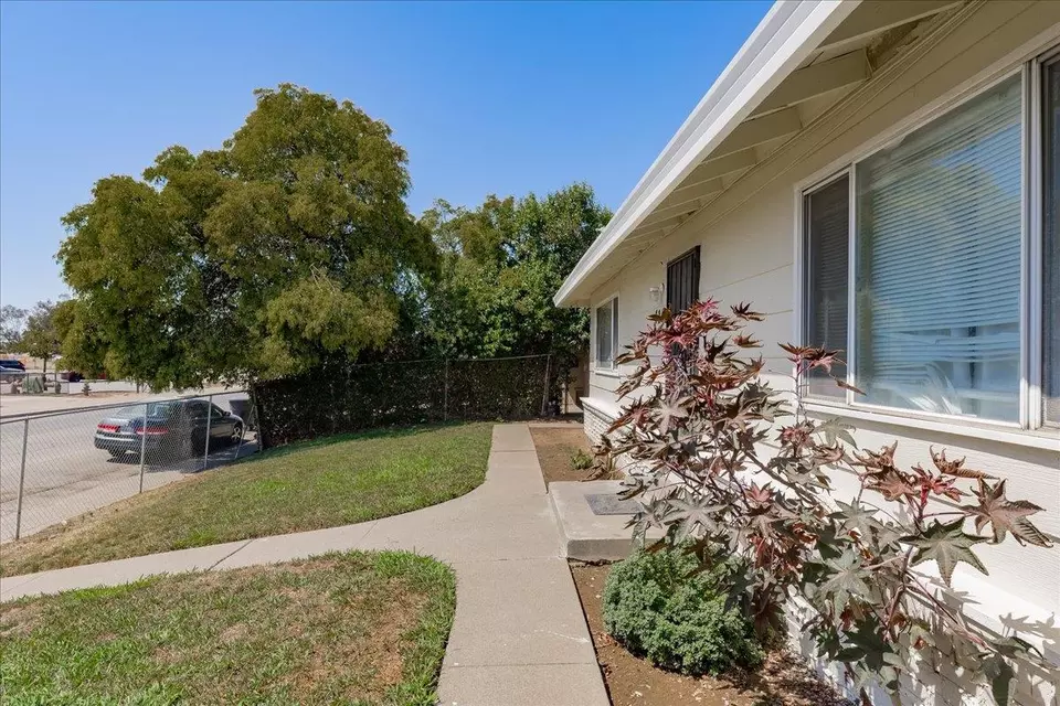 Exterior - 4165 Cuny Ave, Sacramento, CA 95823 photo 3 of 8