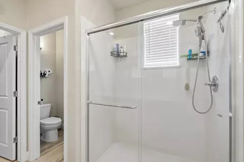 Bath - 968 Posey St, Galt, CA 95632 photo 1 of 1