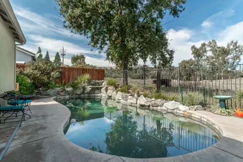 4346 Lakebreeze Dr, Rocklin, CA 95677