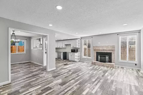Living - 1340 Sonoma, Modesto, CA 95355 photo 2 of 11