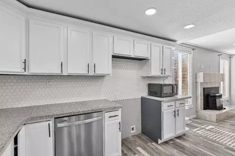 Kitchen - 1340 Sonoma, Modesto, CA 95355 photo 4 of 7