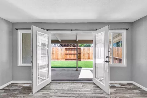 Entry Way - 1340 Sonoma, Modesto, CA 95355 photo 9 of 9