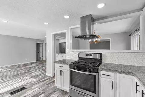 Kitchen - 1340 Sonoma, Modesto, CA 95355 photo 5 of 7